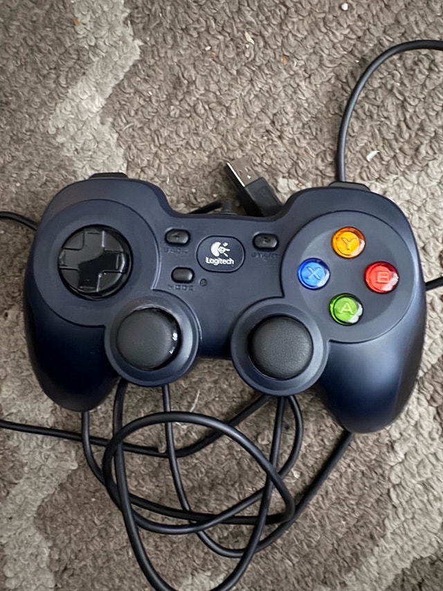 Logitech F310controller - Like New - photo 2