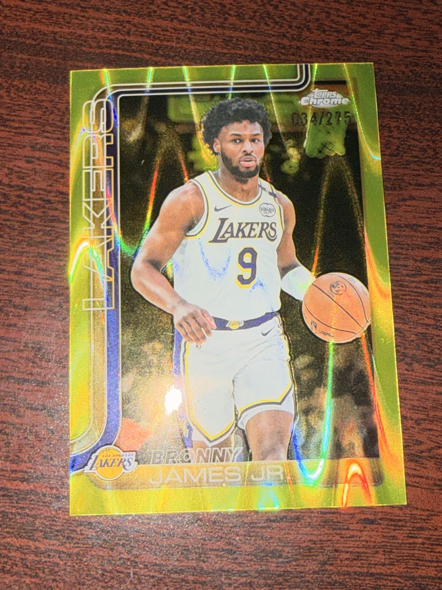 Bronny James Jr. 2025 Topps Chrome Yellow Flash / Gold? #034/275 - photo 3