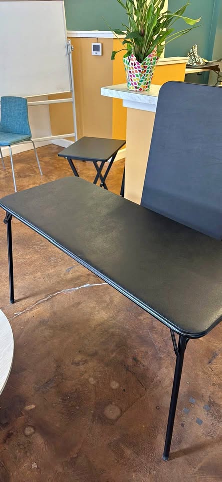 Folding table