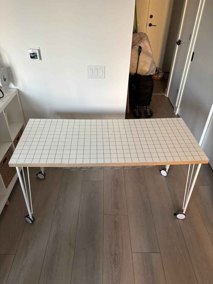 Ikea Desktop 140x60 cm + cable management - photo 2