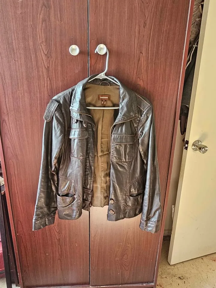 🥕 Genuine leather jacket from Danier image indicator(2)