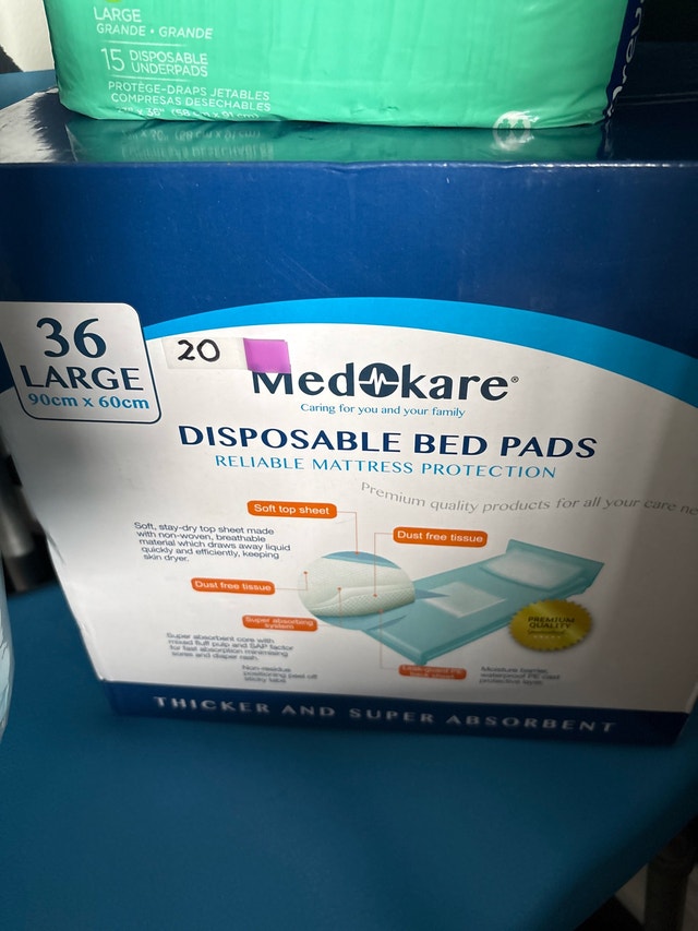 Underpads - Various Sizes & Brands - photo 4