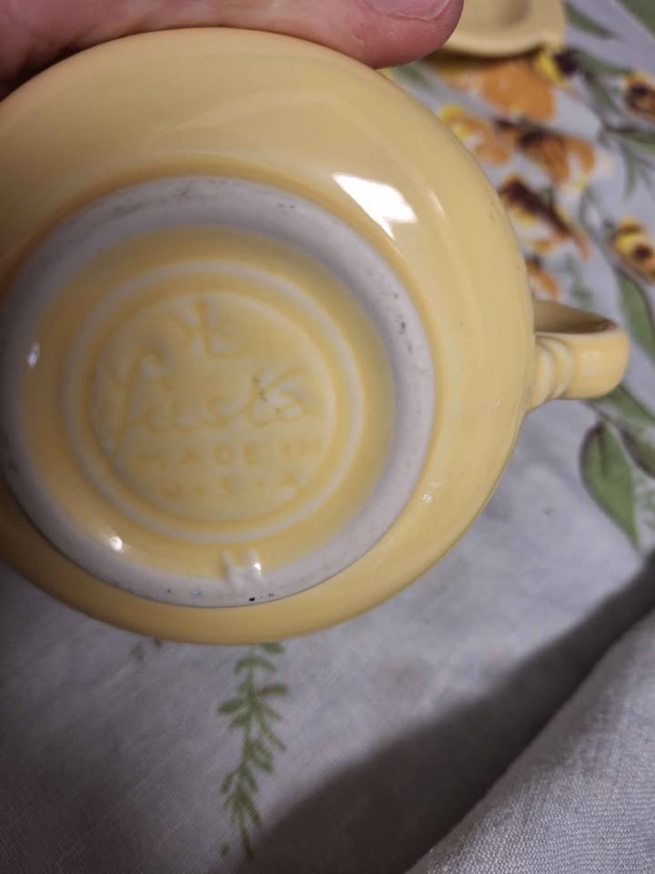 Fiesta Ware butter yellow cream and sugar set - photo 2