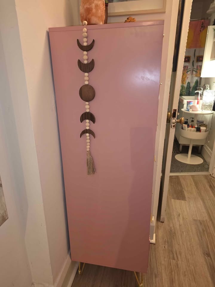 Pink Ribbed Dresser with Gold Handles - photo 3