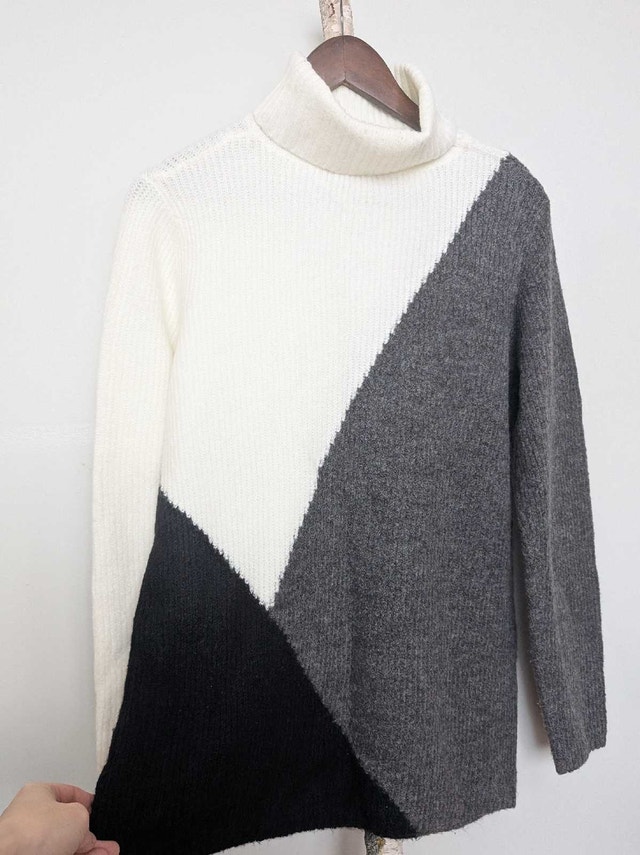 Lily Morgan Sweater - photo 2