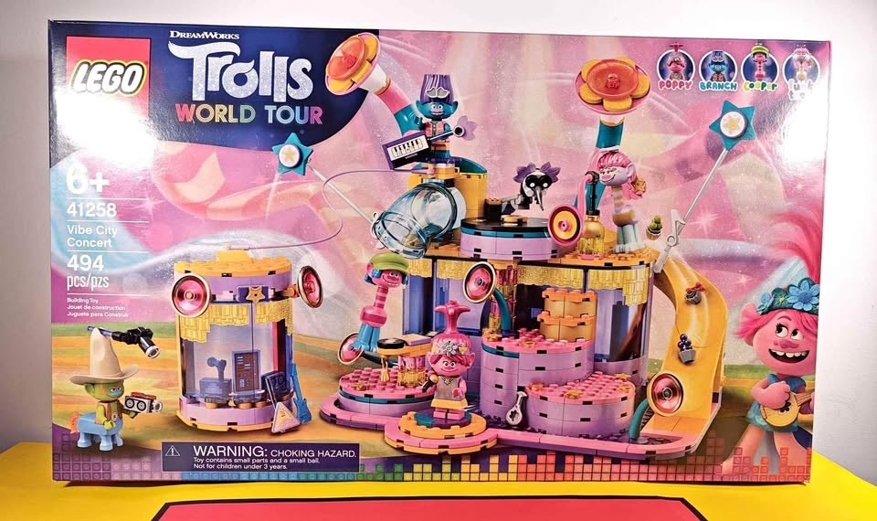*CLEARANCE* LEGO Trolls world tour 41258 Vibe City Concert Retir