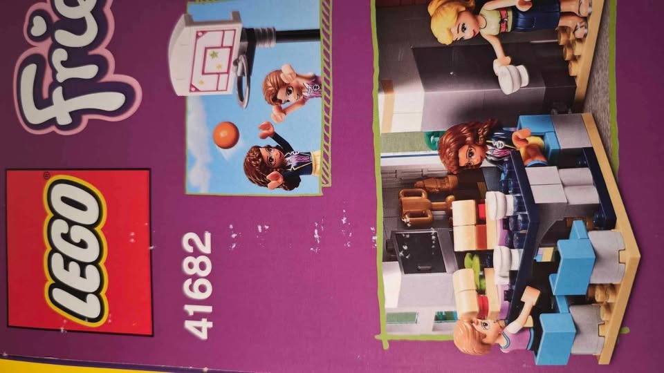 Lego Friends 41682 Heartlake City School Retired - photo 3