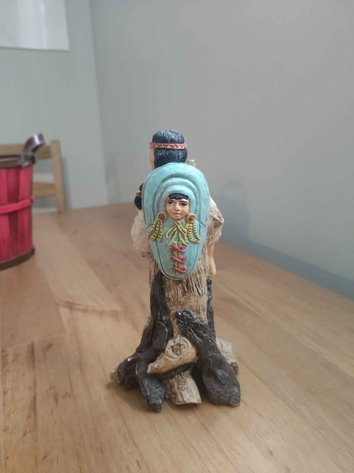 Vintage Native American Woman and Baby Chalkware Statue - photo 4