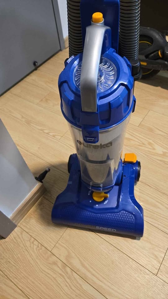 Eureka Powerspeed Upright Vacuum - photo 2