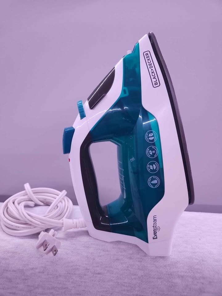 Black+Decker Evensteam Iron - photo 2