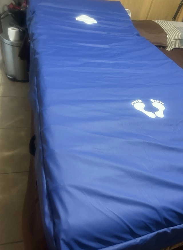 Vive 8” Medical Low Air Loss Mattress for Bedsore Prevention