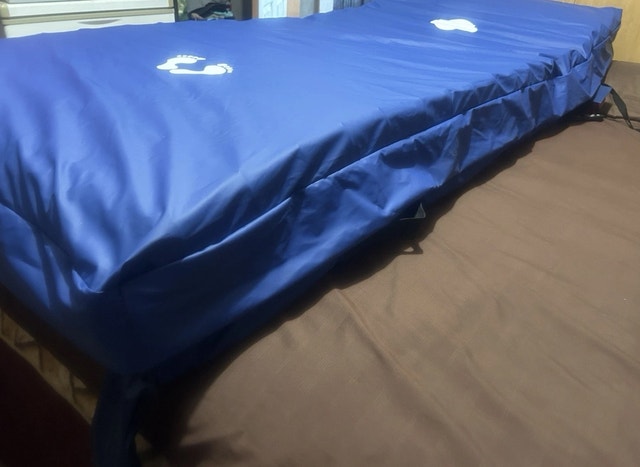 Vive 8” Medical Low Air Loss Mattress for Bedsore Prevention - photo 2
