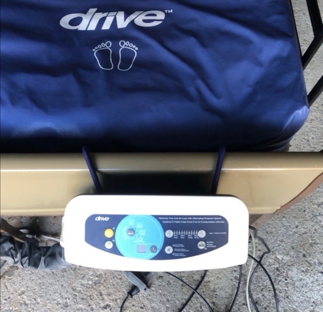 Invacare Hospital Bed + Drive Air Mattress
