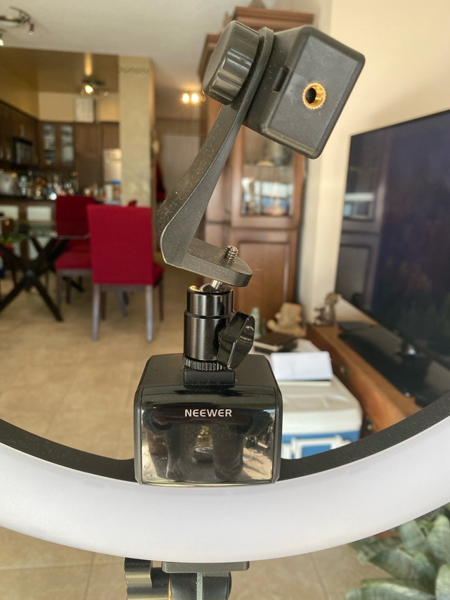 NEEWER Ring Light – Used Like New