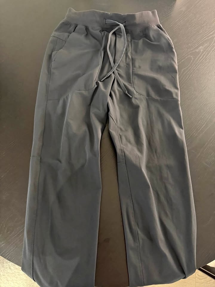 Lululemon ABC Skinny-Fit Joggers (S)