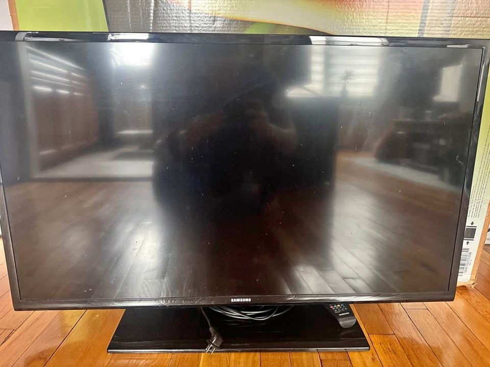 Samsung 40-inch Full HD 1080p LED-LCD TV