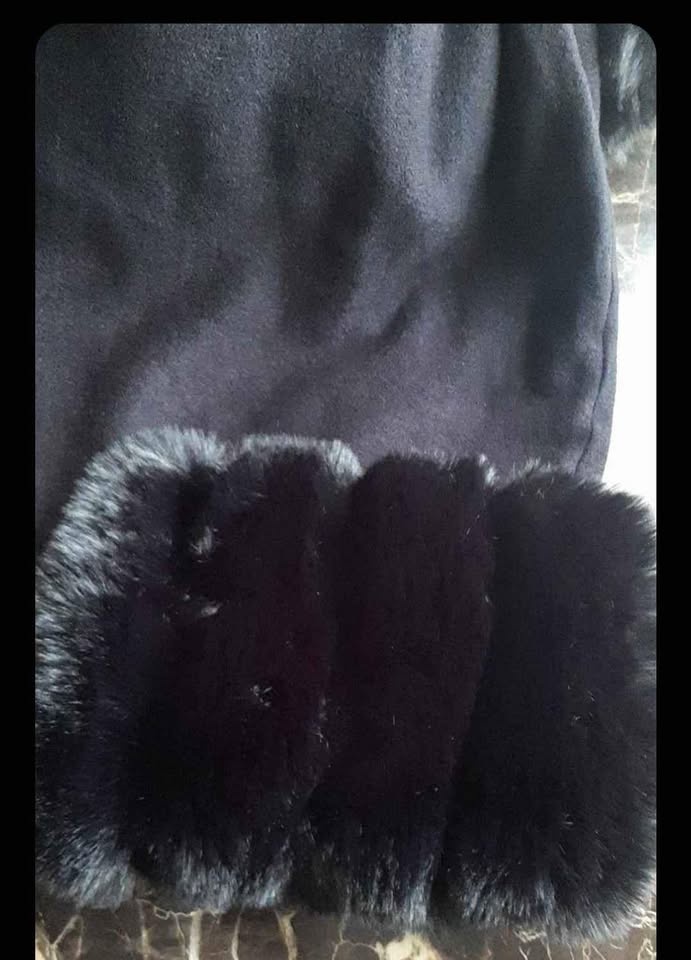 Batwing Sleeves & Luxe Faux Fur Trim Cape - photo 4
