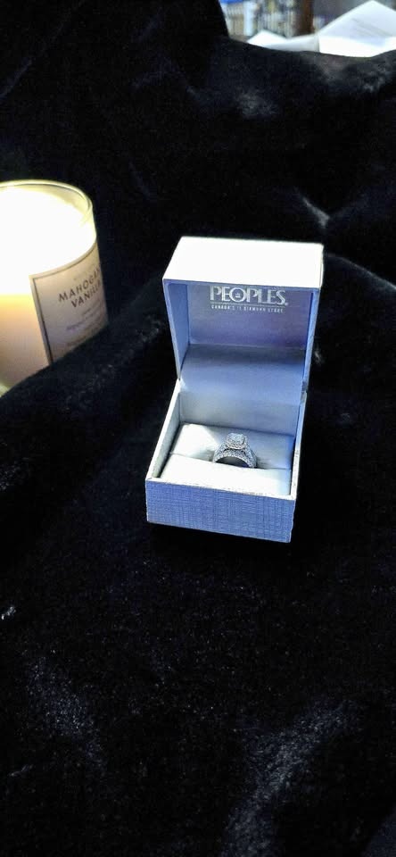Vera Wang 14kt White Gold Diamond Bridal Set