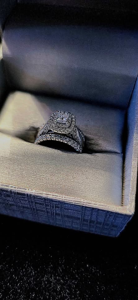 Vera Wang 14kt White Gold Diamond Bridal Set - photo 3