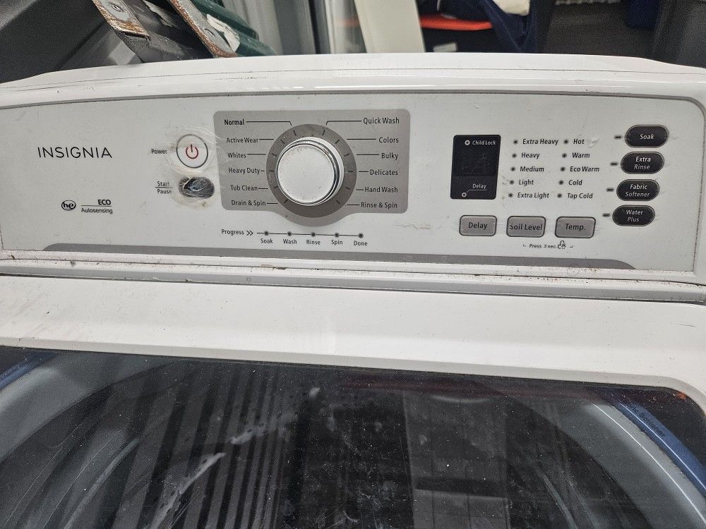 Insignia Washer & Dryer - photo 3