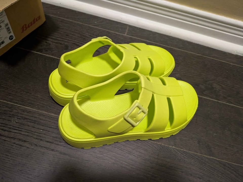 Brand new soft and light weight women sandals - photo 2