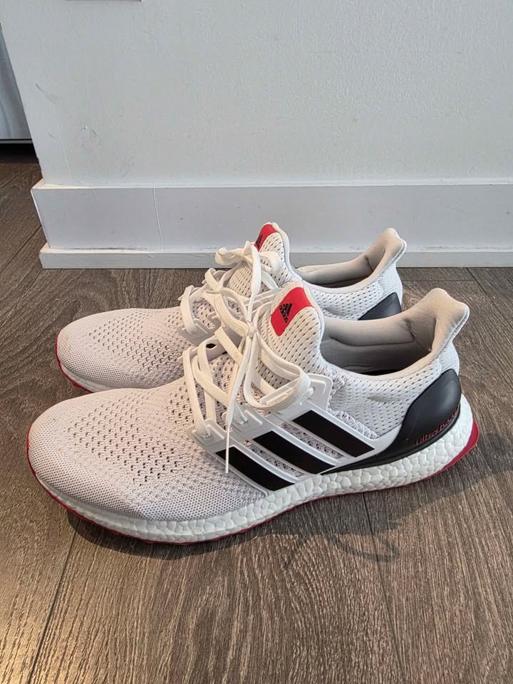 Adidas Ultraboost Men Size 11 - photo 2