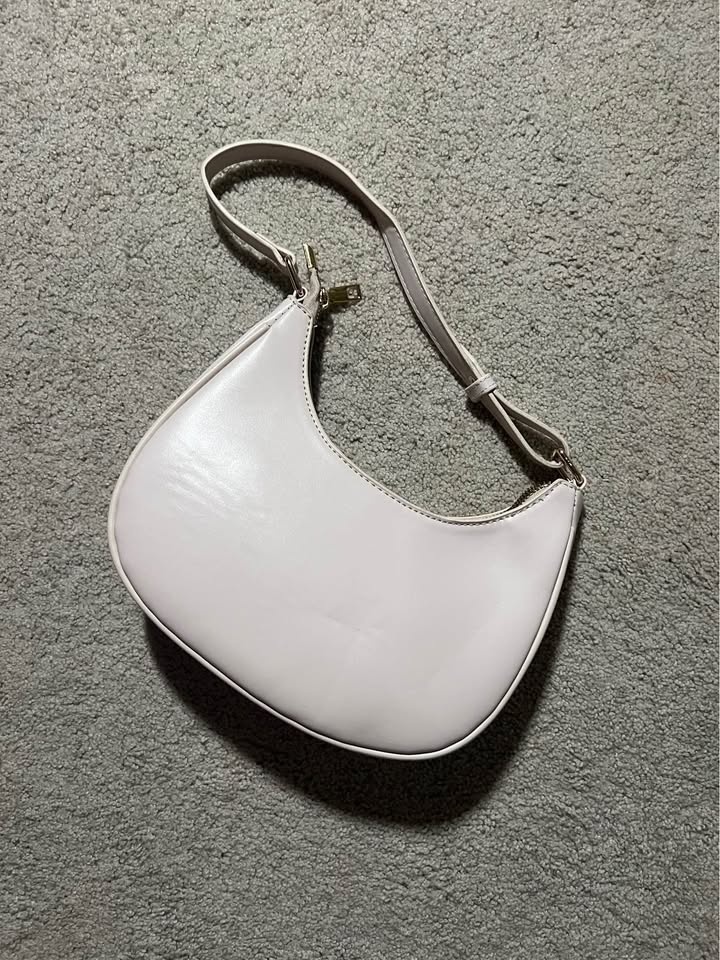 High End Vintage Hand Bags (bundle or individual) - photo 2