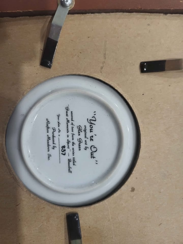 Mini collector plates: Glen Green "Full Count" & "You're Out" - photo 3