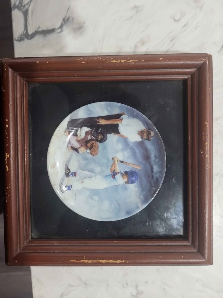 Mini collector plates: Glen Green "Full Count" & "You're Out" - photo 4