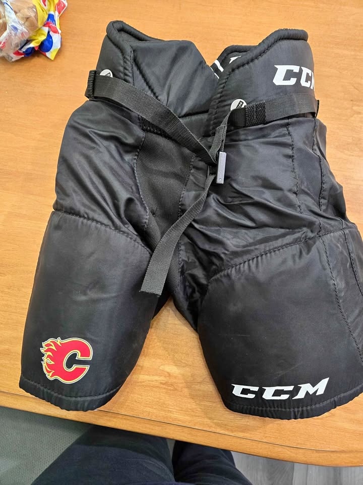 Youth hockey pants