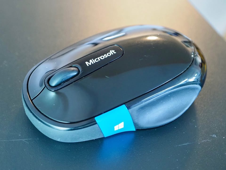 Microsoft Sculpt Comfort Mouse