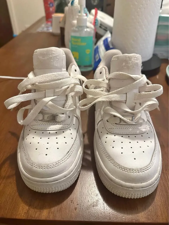 Nike Air Force1 Low Boy’s Grade School White Size 4.5 thumbnail