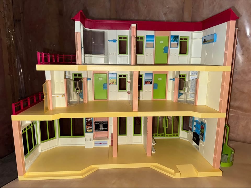 Playmobil Hotel and Luxury Suite - photo 2