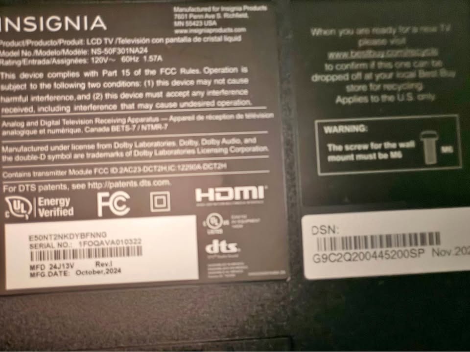 50 inches Insignia TV - photo 2