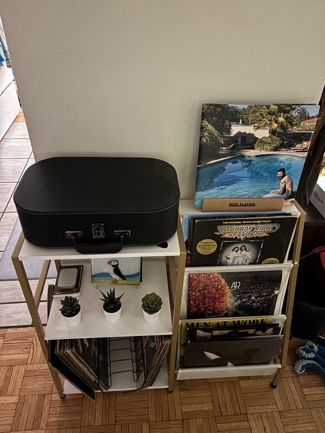 Record Player Stand with Shelves and Pockets