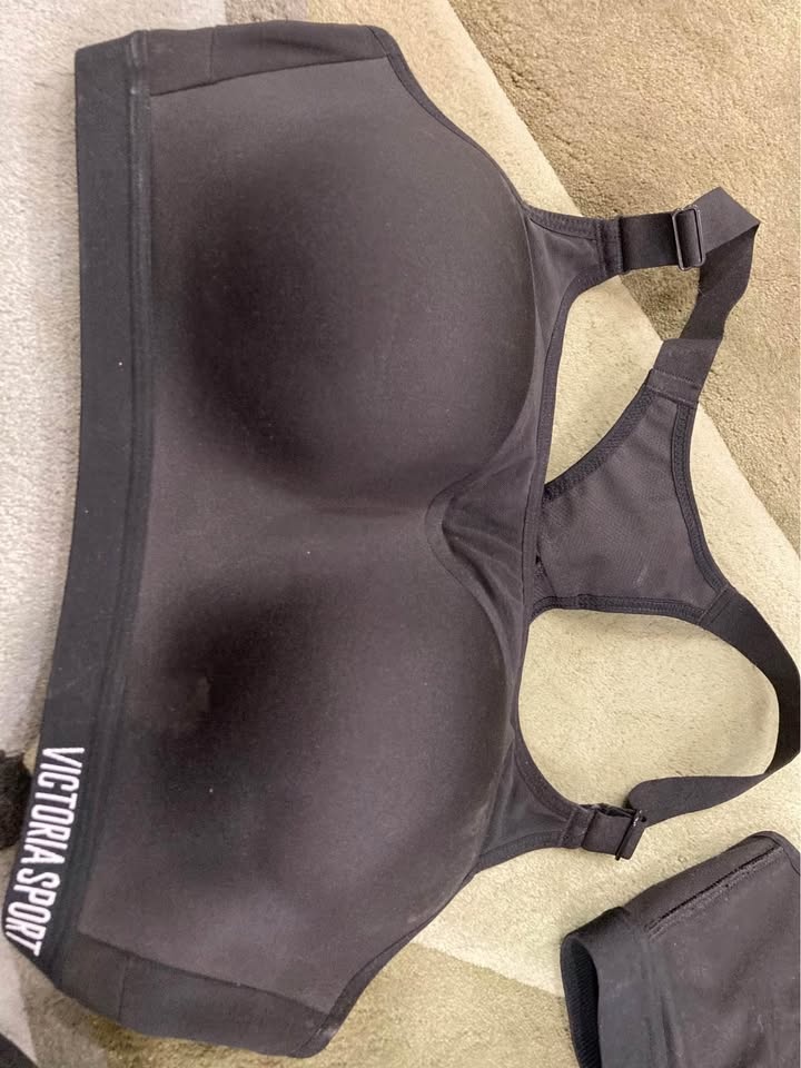 Victoria Secret Sports Bra 36C - photo 2