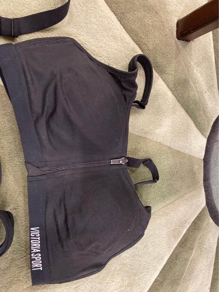 Victoria Secret Sports Bra 36C - photo 5