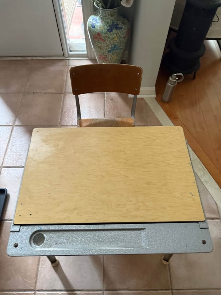 Vintage school desk with chair - photo 2