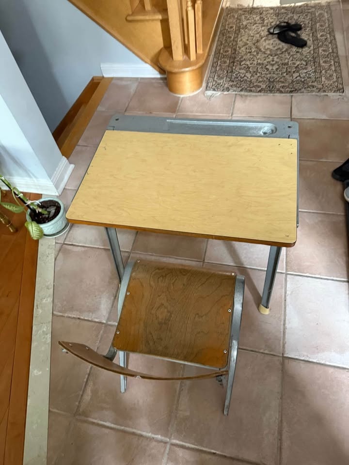 Vintage school desk with chair - photo 3