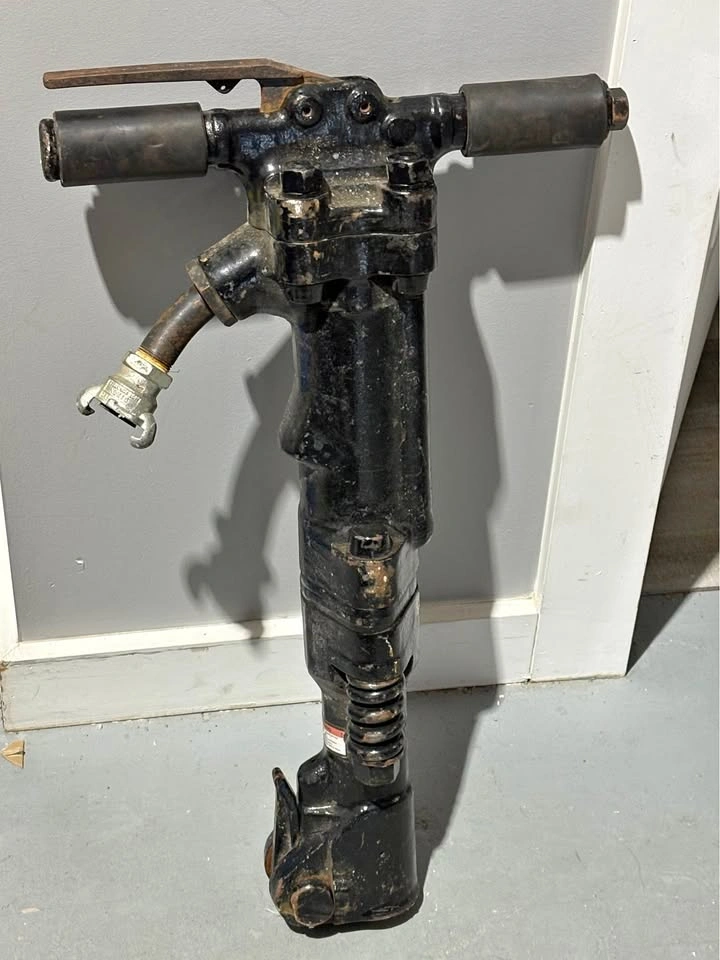 Texas Pneumatic TX-60PB-8 Paving Breaker – 60 lb Air Tool