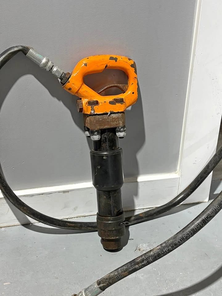 Hydraulic Chipping Hammer – Heavy Duty