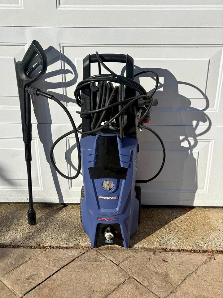 Simoniz 1900 PSI Electric Pressure Washer + Wand
