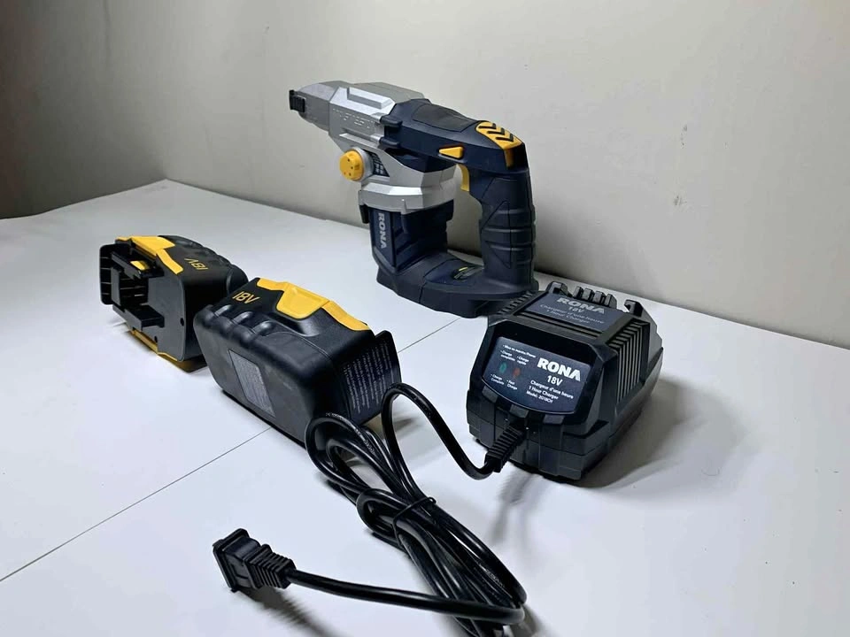 RONA 18V Screw Gun Kit w/ 2 Batteries + Case