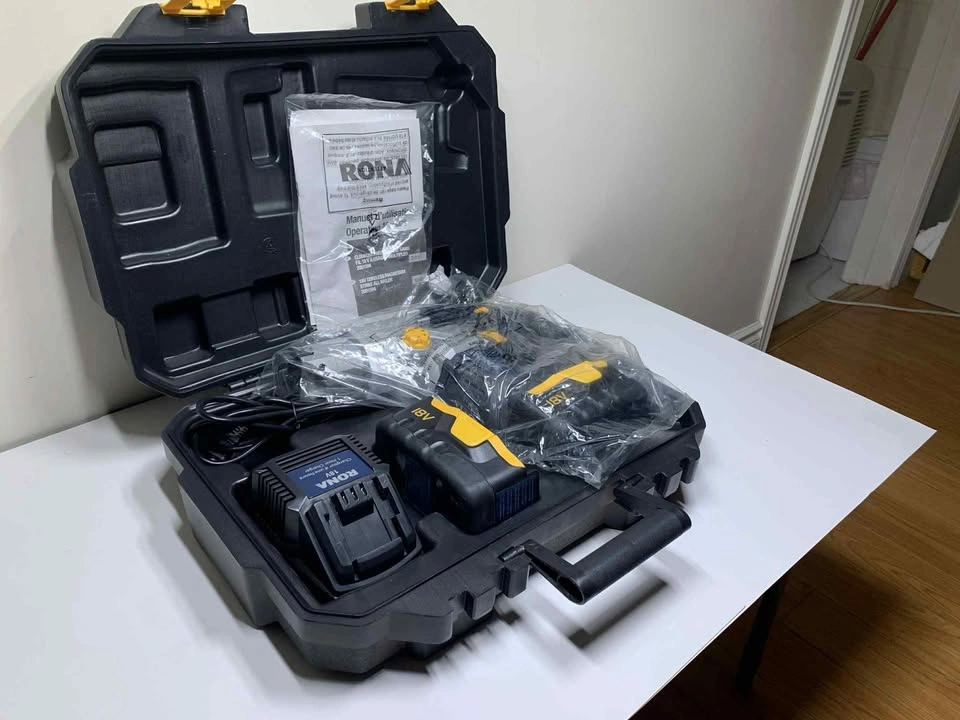 RONA 18V Screw Gun Kit w/ 2 Batteries + Case - photo 2