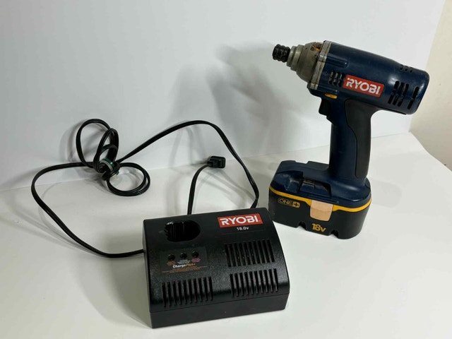 Ryobi 18V Cordless Impact Driver + Battery & Charger - photo 3