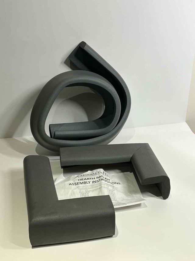 Fireplace Baby Bumper Kit – Cardinal Gates Hearth Pad (Gray)