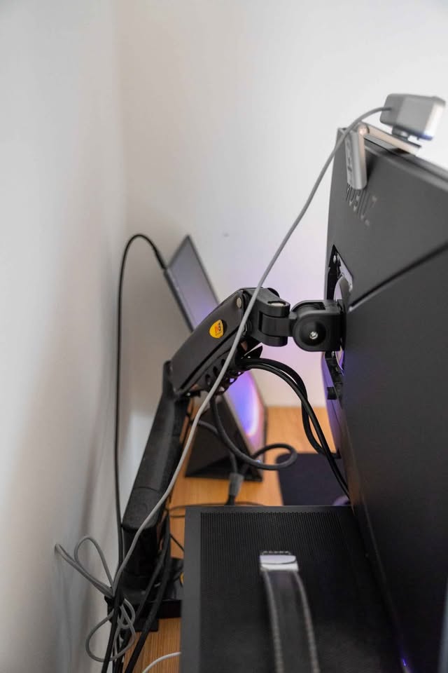 BenQ EX2510 IPS Gaming Monitor with armstand - photo 2