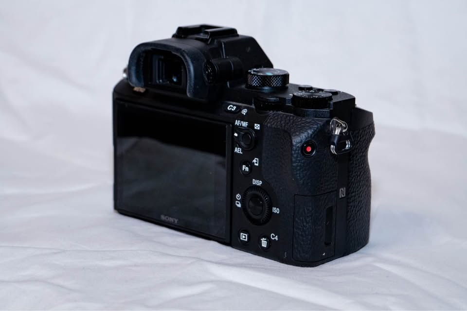 Sony A7 II Full Frame Mirrorless Camera Body Like Brand New - photo 3