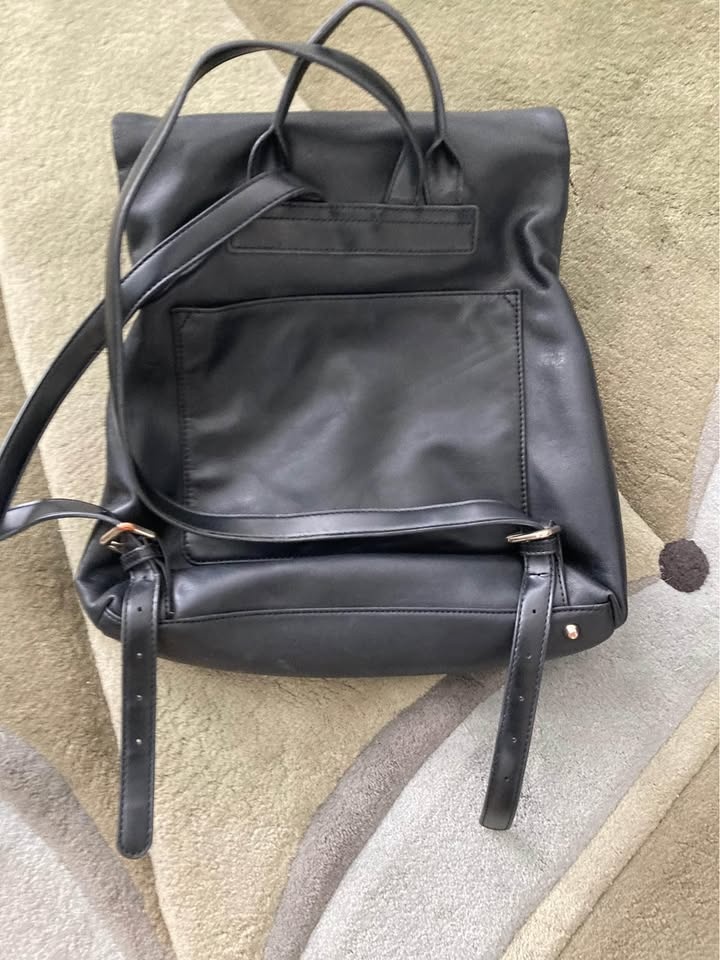 DKNY Leather Backpack - photo 5