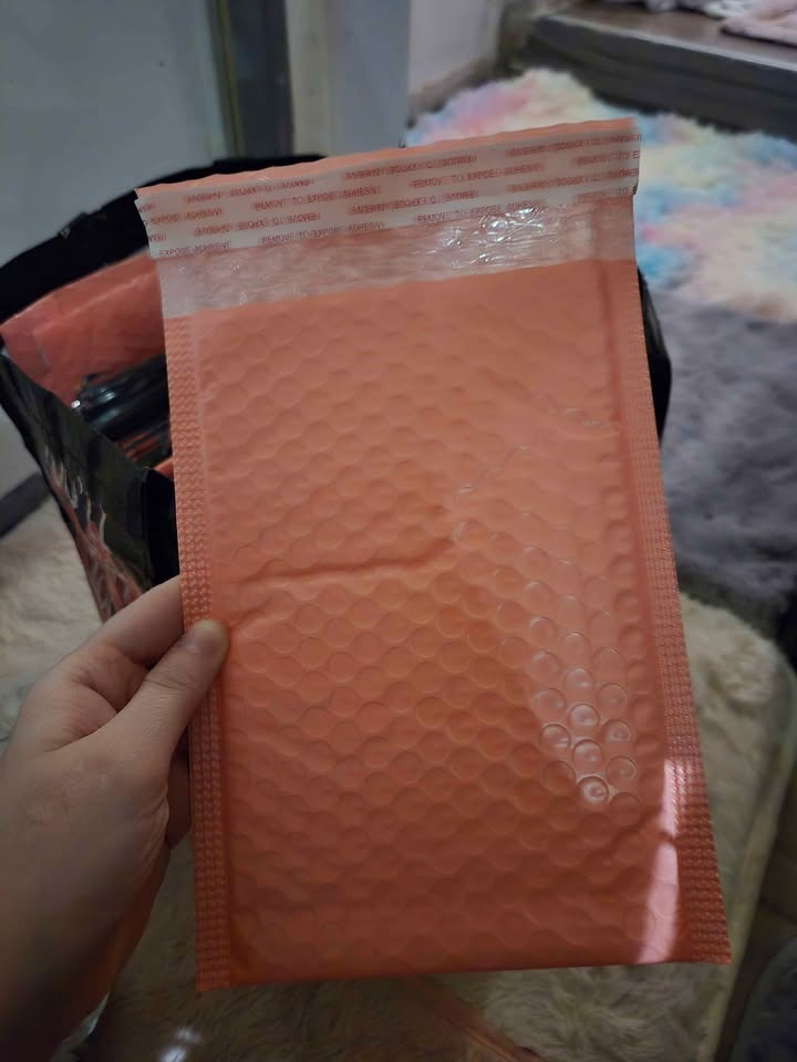 50+ Peach Bubble Mailers & Silver Mylar Bags FREE BUBBLE WRAP 🏆 - photo 3